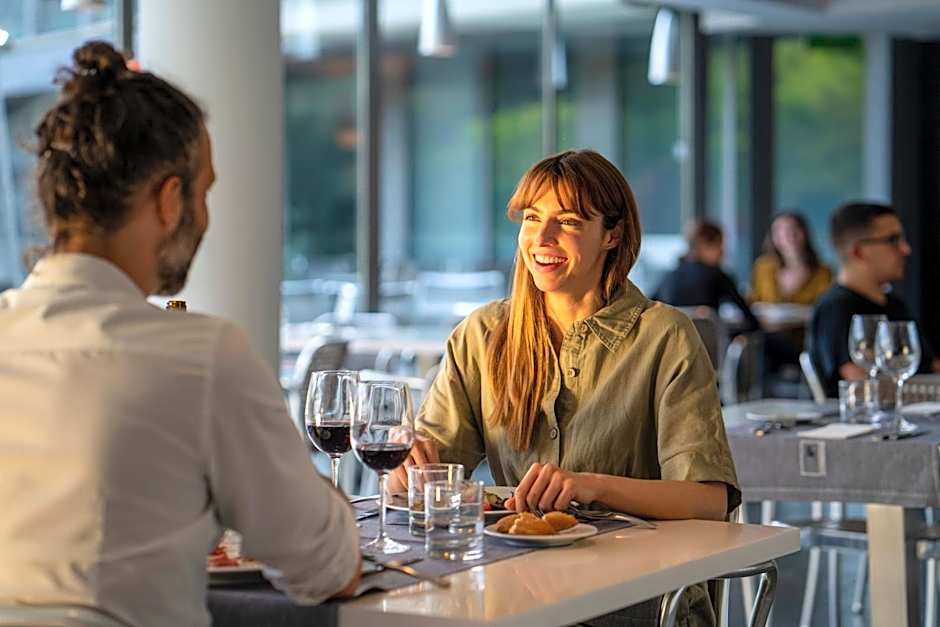 Hotel Món Sant Benet