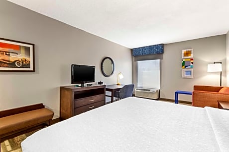 1 King Bed Nonsmoking