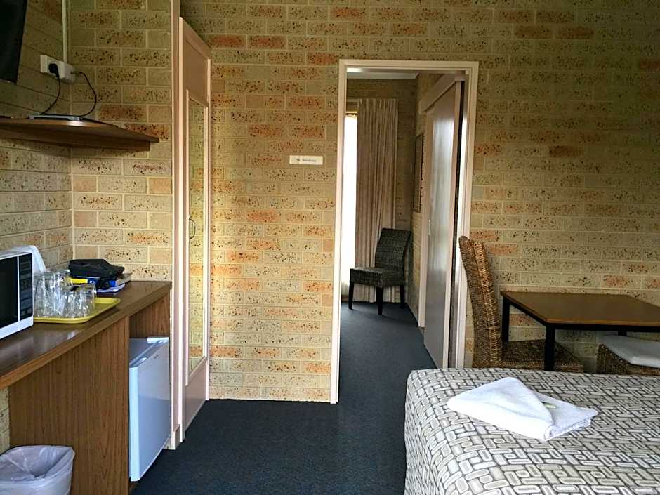 Mount Barker Valley Views Motel & Chalets, Western Australia