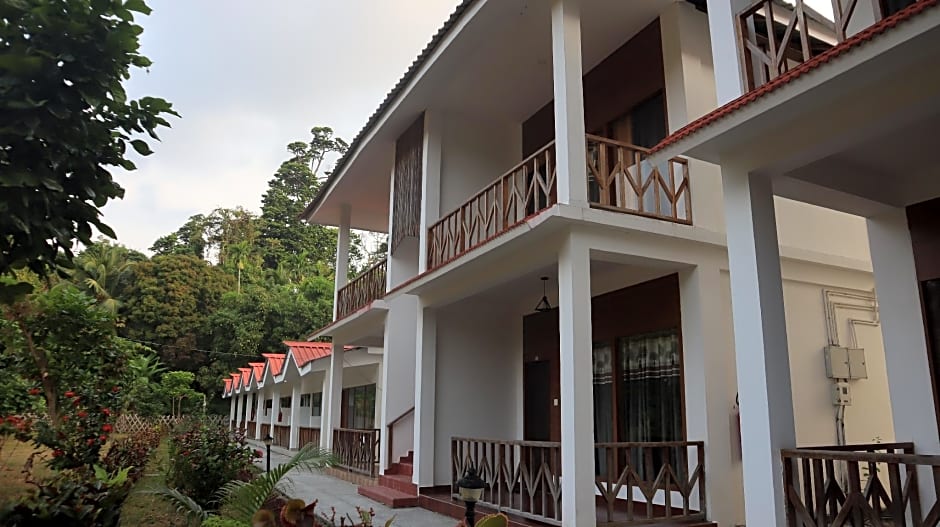 Hotel Exotica Squares