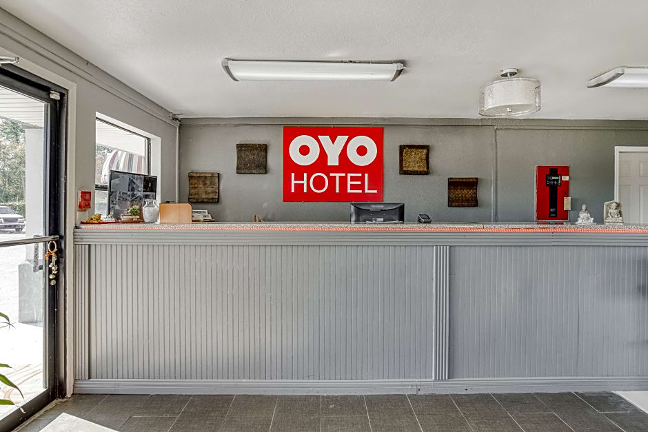 OYO Hotel Pineville LA Hwy 165