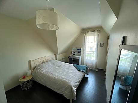 Standard Double Room with Shared Bathroom