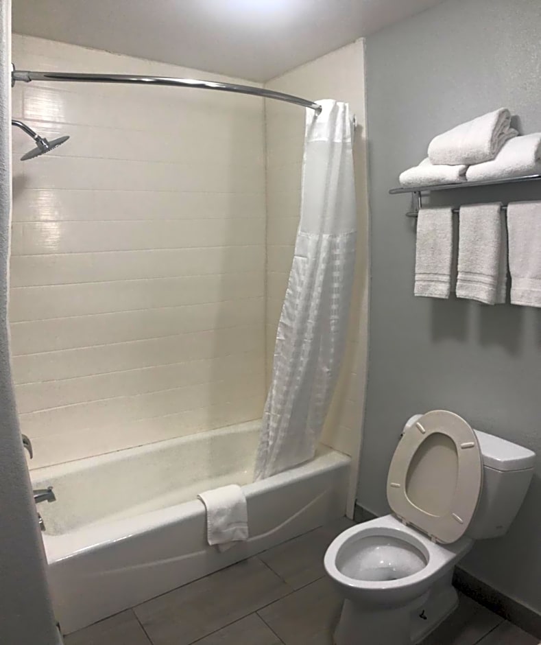 Best Western Medical Center North Inn & Suites Near Six Flags