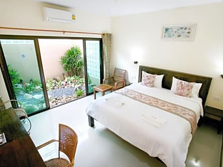 Baan Na Khon Hotel