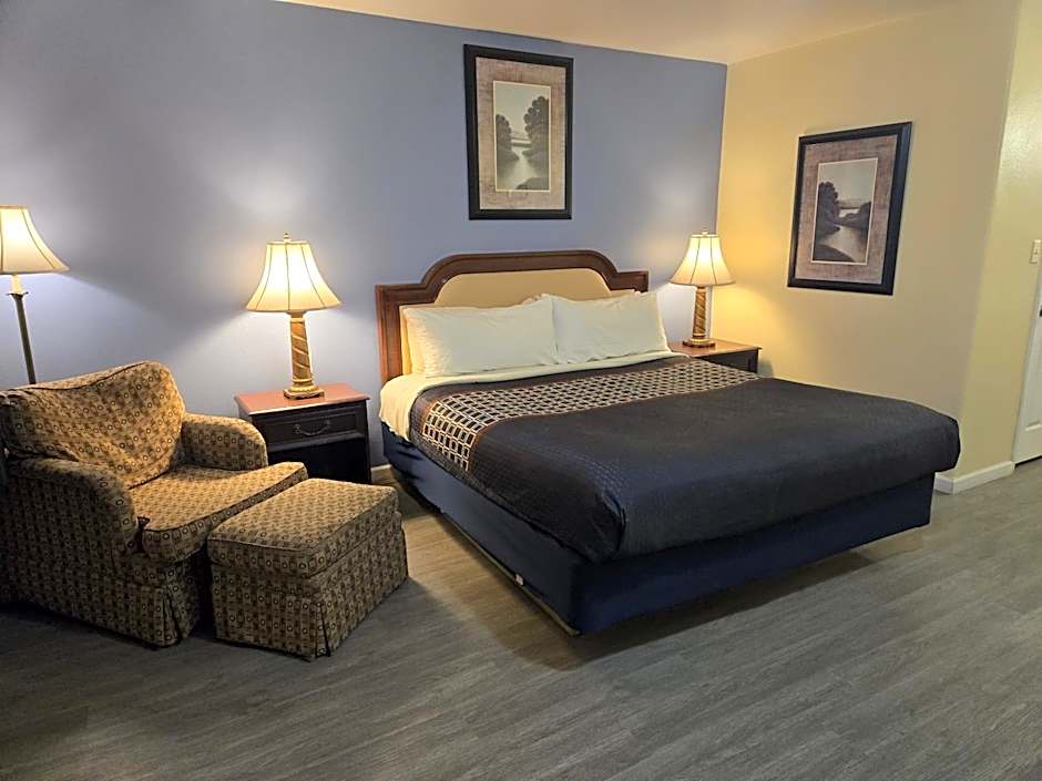 Rodeway Inn & Suites