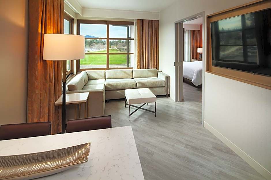 Sheraton Redding Hotel at the Sundial Bridge