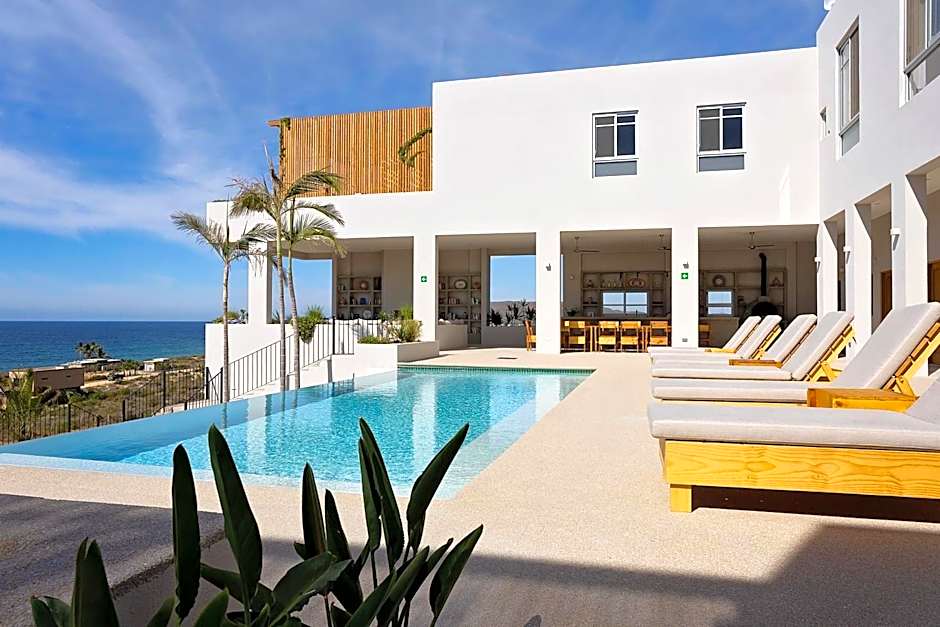 Topia Retreat- Sunset Suite