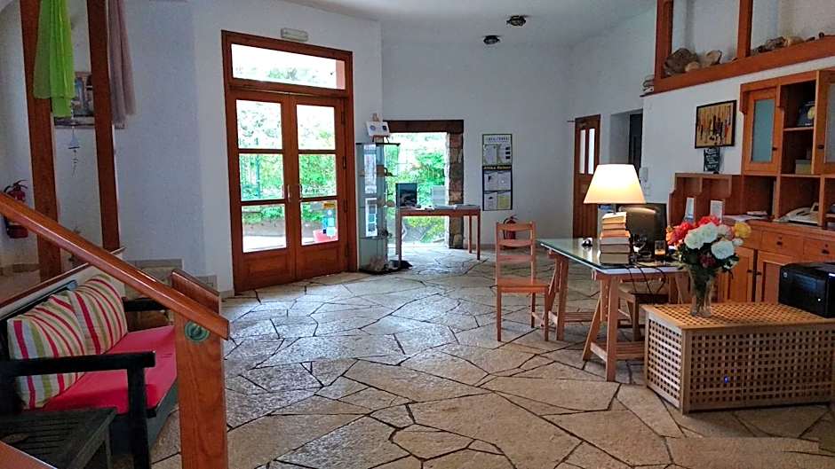 Grekis Beach Hotel and Apartments