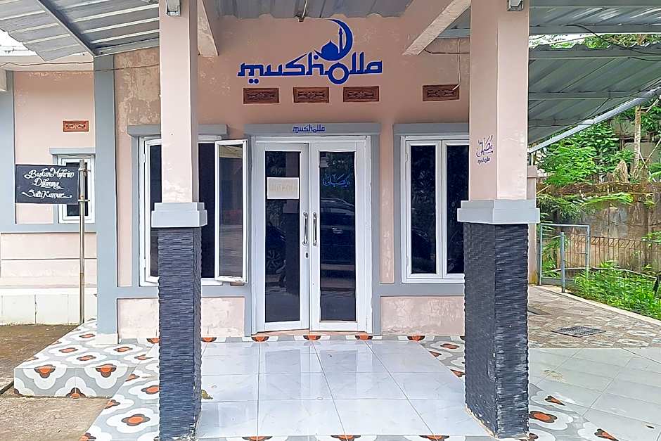 Urbanview Hotel Penginapan Ananda