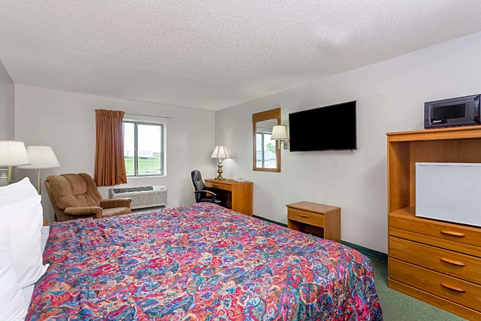 Days Inn by Wyndham Manchester