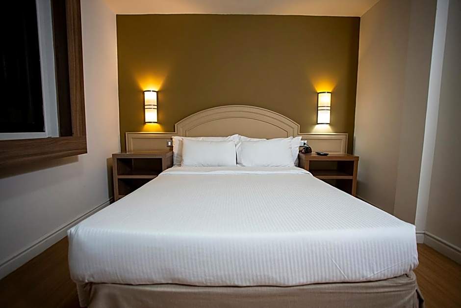 Master Porto Alegre Hotel - Av Carlos Gomes, Proximo ao Consulado Americano