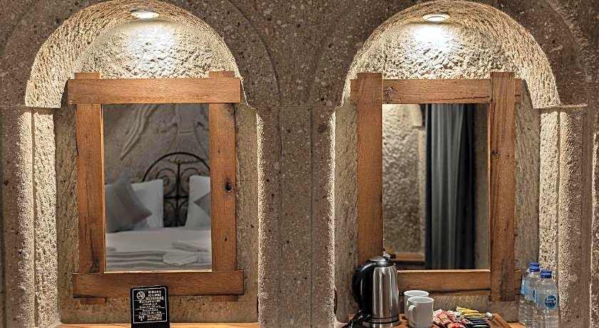 Sarnich Cave Suites