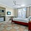 Hotel Tropiq Cairns