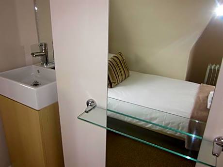 Single Room with Shared Bathroom