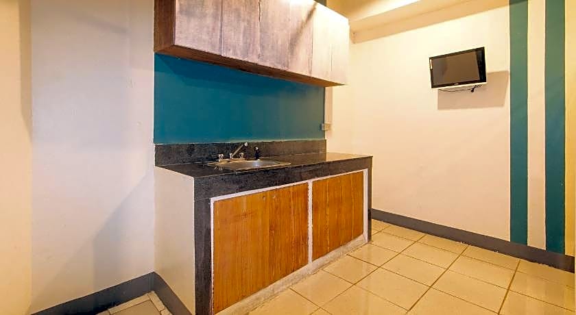 OYO 809 Crowne One Condo