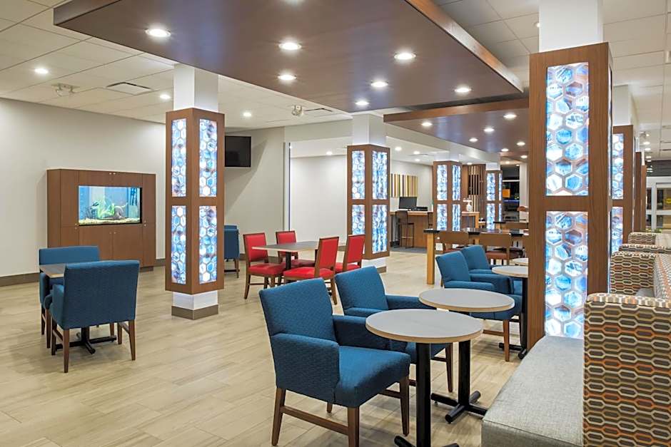 Holiday Inn Express & Suites West Plains Southwest By IHG