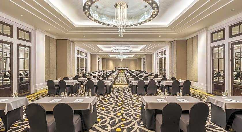 Hotel Ciputra World Surabaya