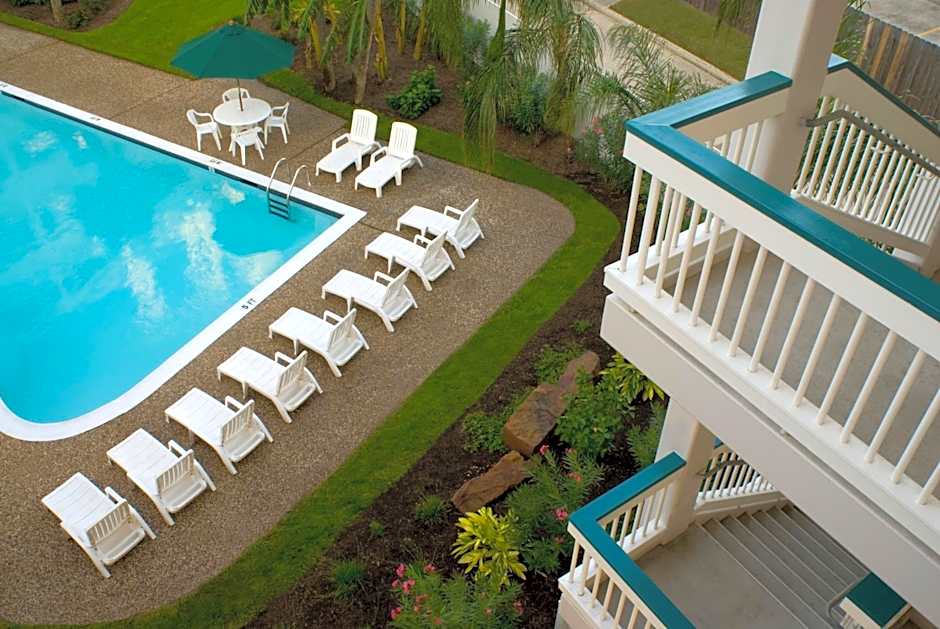 Casa Del Mar Beachfront Suites