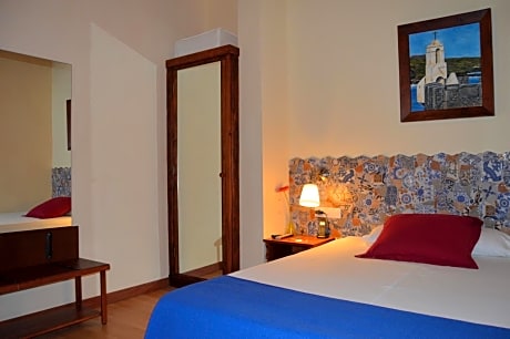 Single Room with Shower - Top Floor