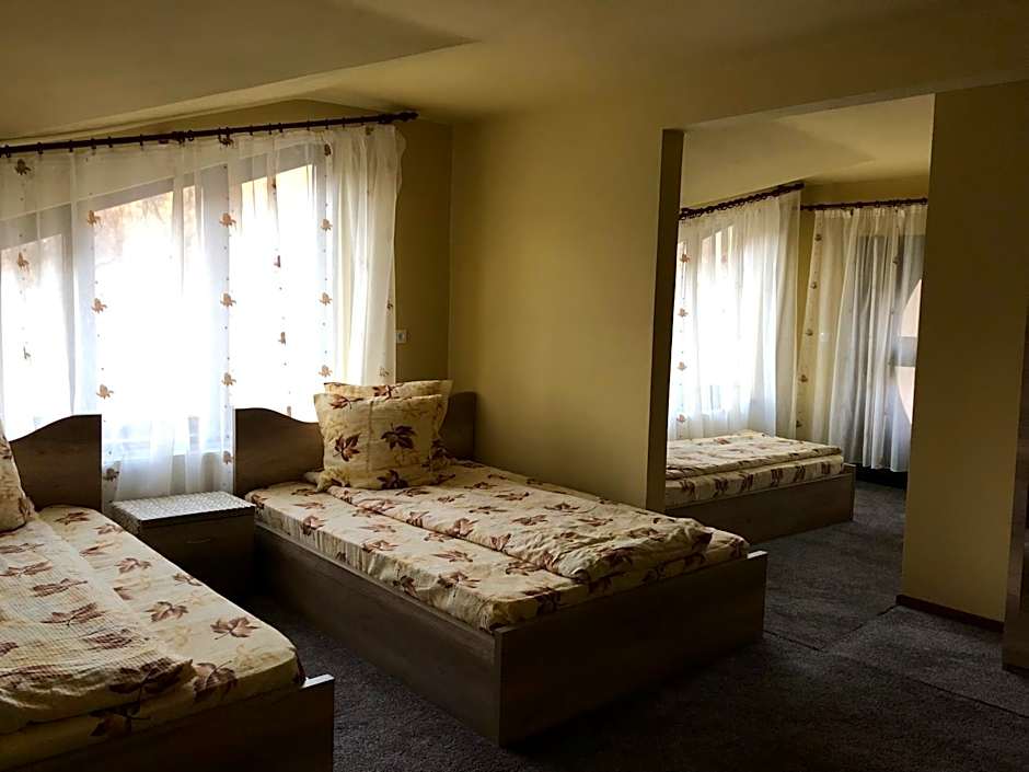 Pensiunea Mirela Peștera Urșilor