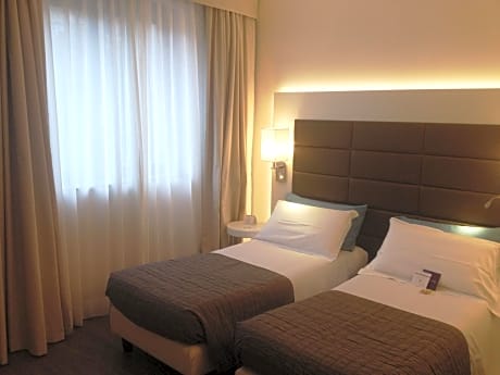 Standard Room with twin beds