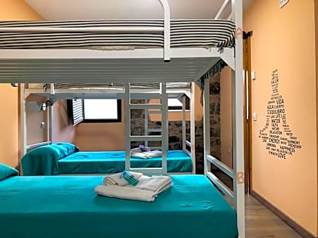Bed in 8-Bed Mixed Dormitory Room