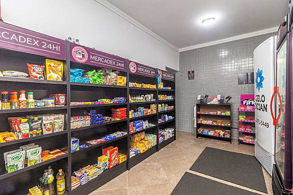 Apartamentos a Beira Mar, Aconchegantes e Modernos, a 3 Minutos da Praia com Ar Condicionado, Sacada Gourmet, Garagem e Portaria 24h