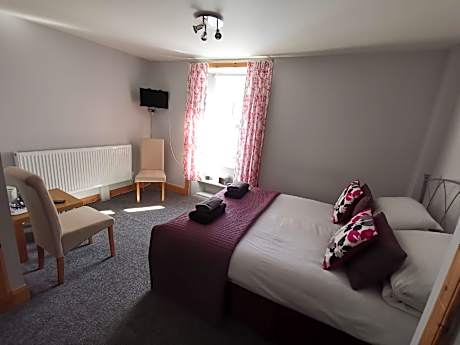 Double room-Ensuite with Shower-Street View-Room 2