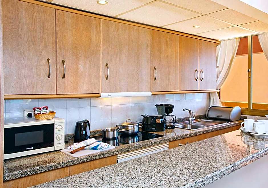Sunset Beach Club Hotel Apartments