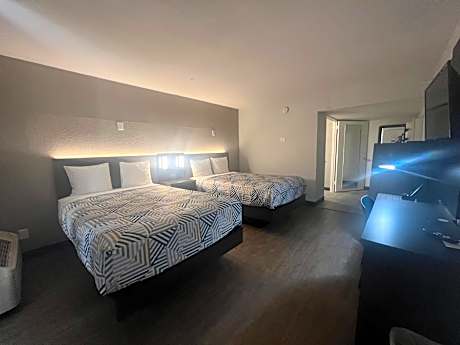 Quadruple Room - Disability Access - Non-Smoking