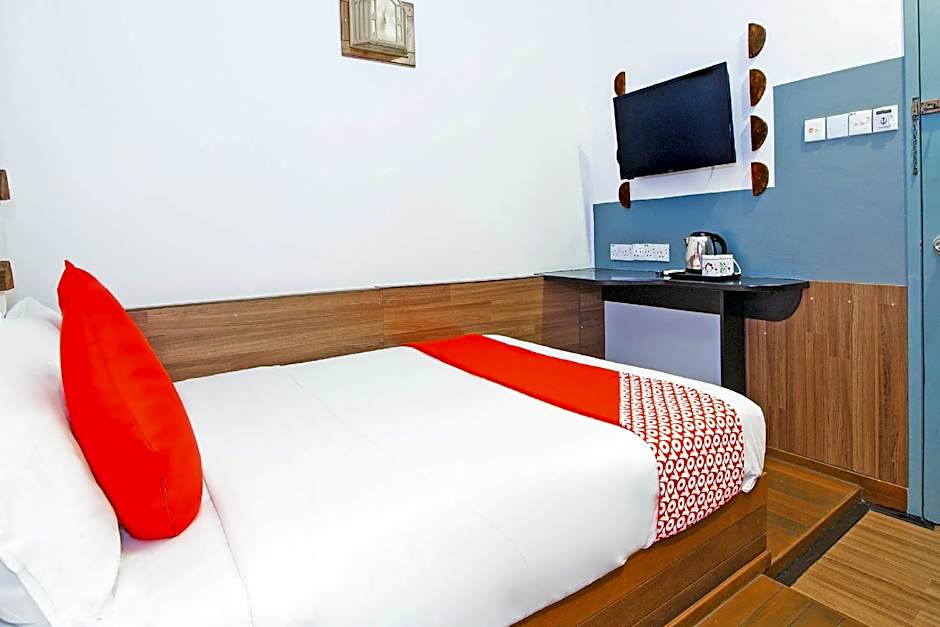 OYO 210 Hotel Five 2