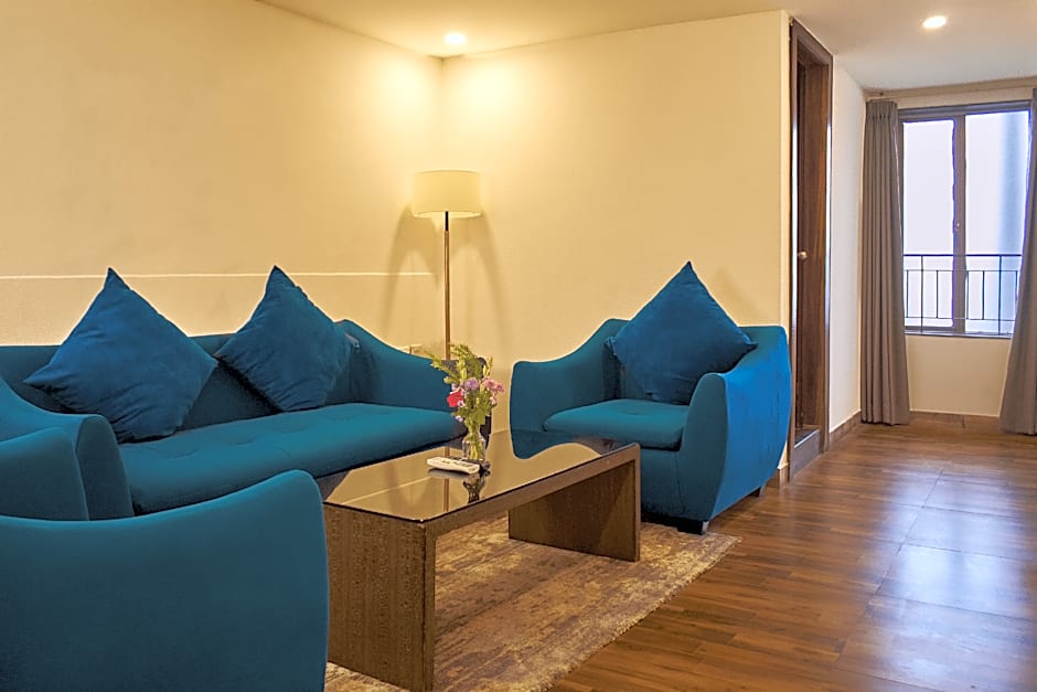 Voyage Milestone Hotel & Banquet