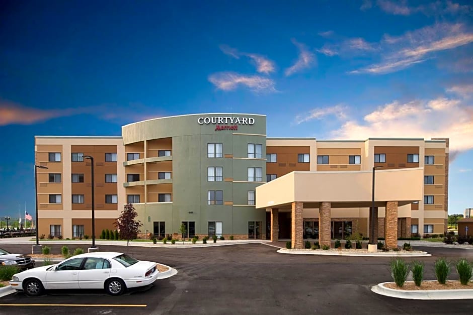 Courtyard by Marriott Bay City