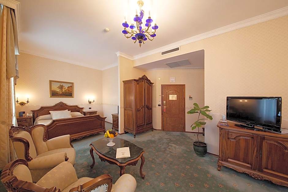 Grand Hotel London