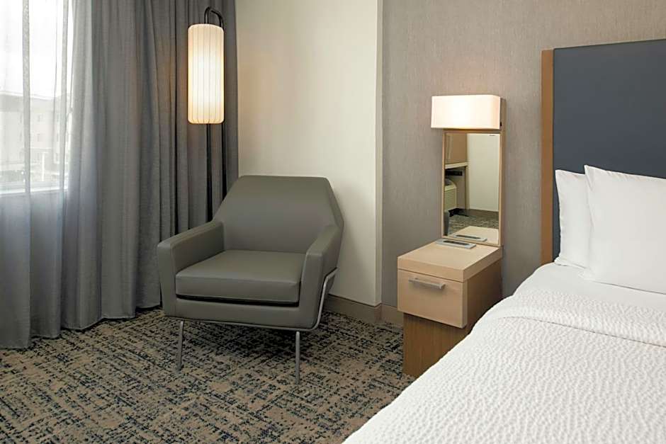 Courtyard by Marriott Houston City Place