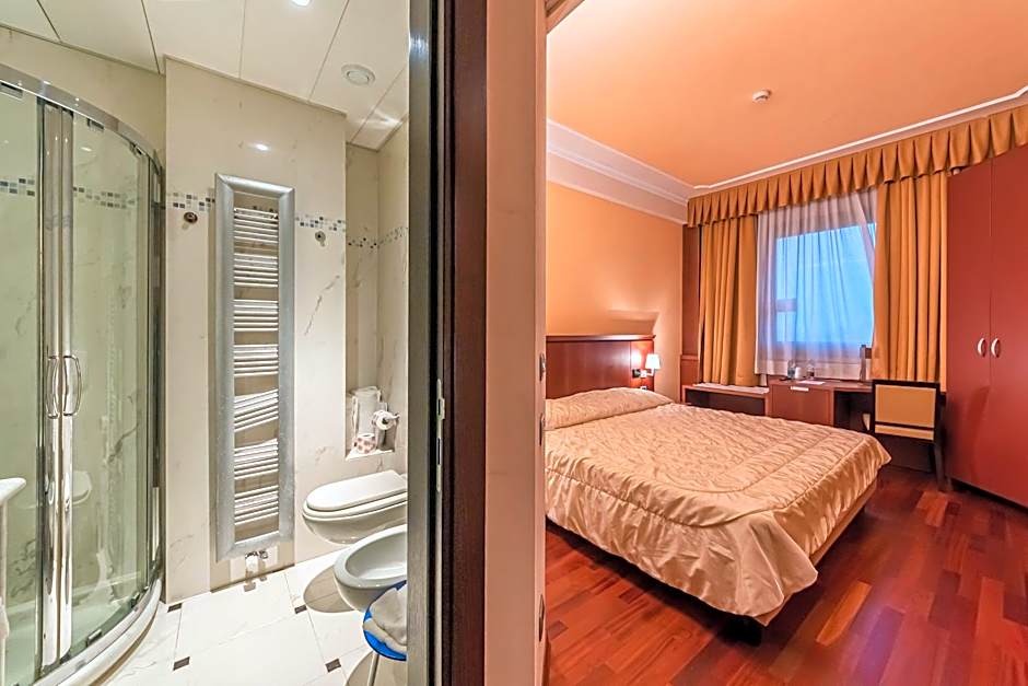 Dado Hotel International