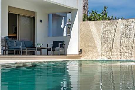 King Suite with Pool View