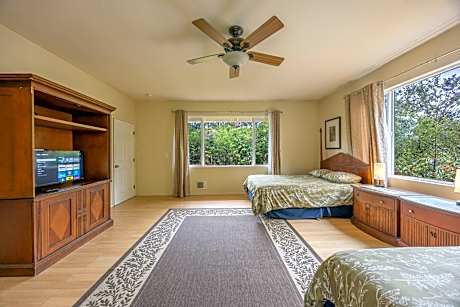 Deluxe Queen Room with Two Queen Beds