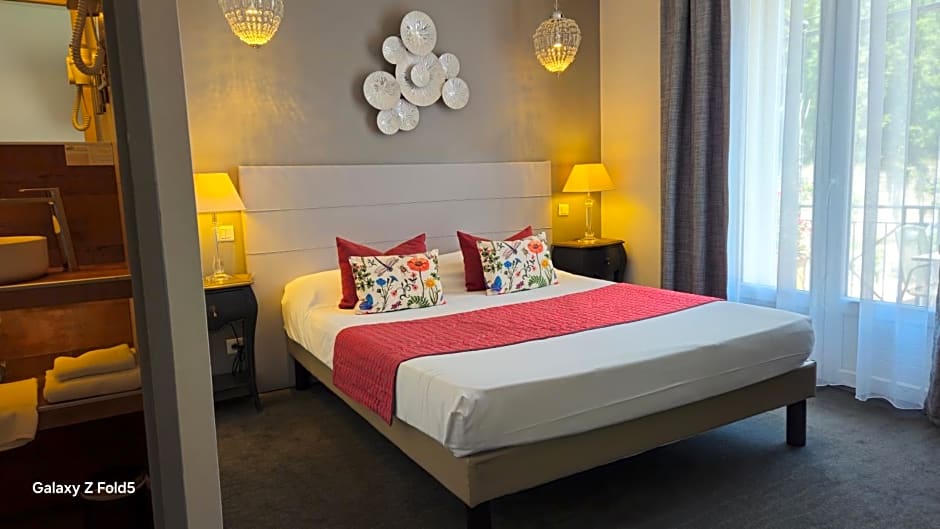 Brit Hotel Acacias