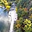 Canandaigua Lake Retreat with view and private beach access, foliage, hike, and Ski