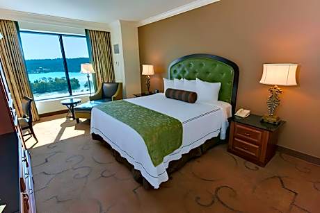 Classic King Smoking