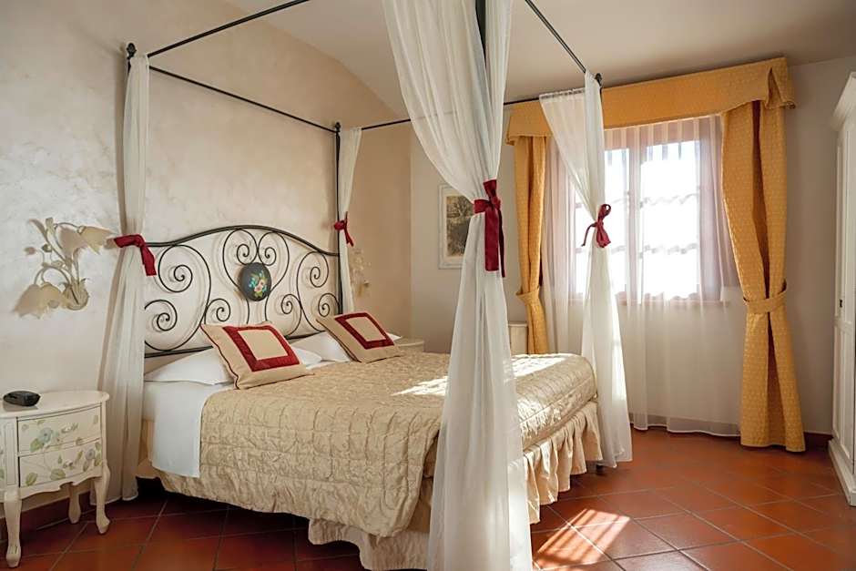 Hotel Casolare Le Terre Rosse