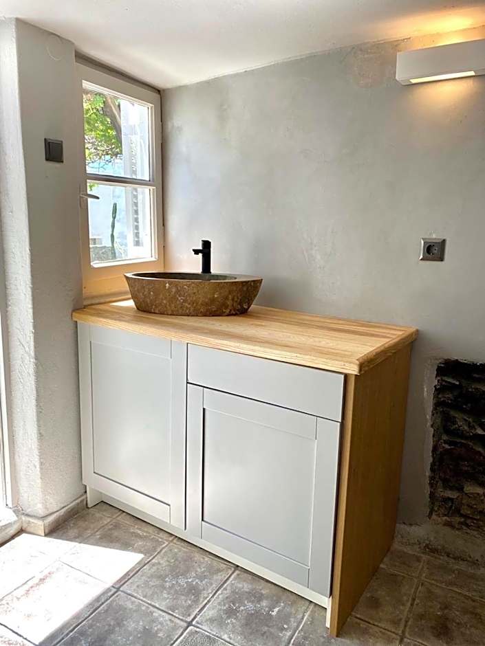 Rania Apartments Sea View