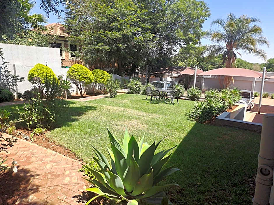 8 on Acacia Guesthouse