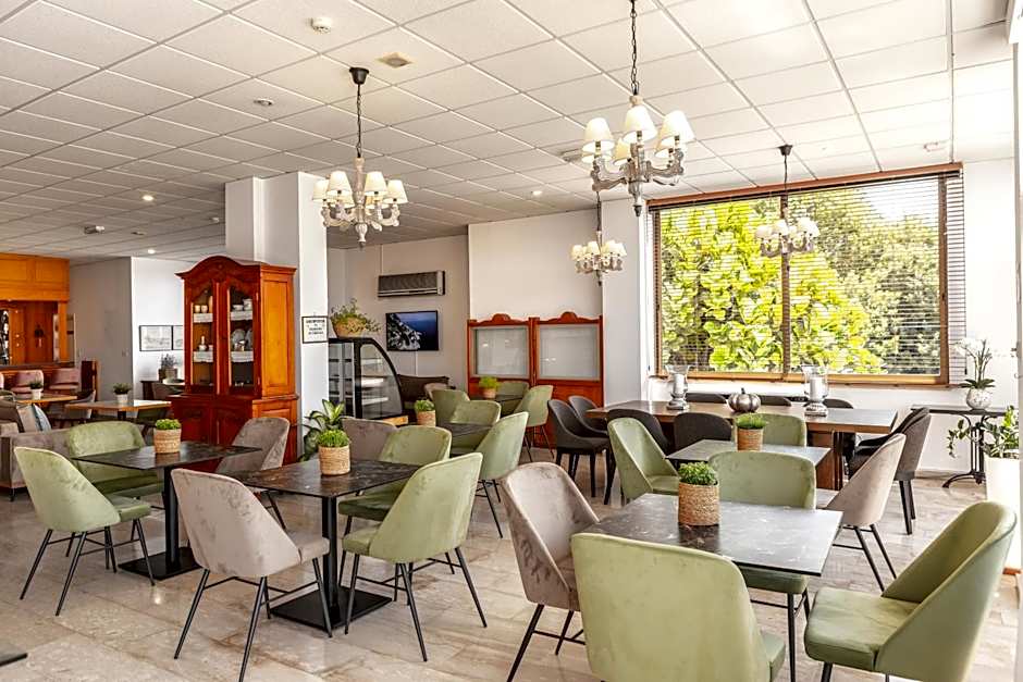 Stephanos Hotel Apartments