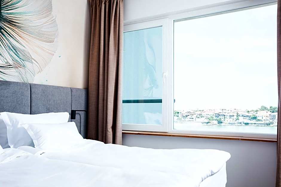 Hotel Antea - By The Sea
