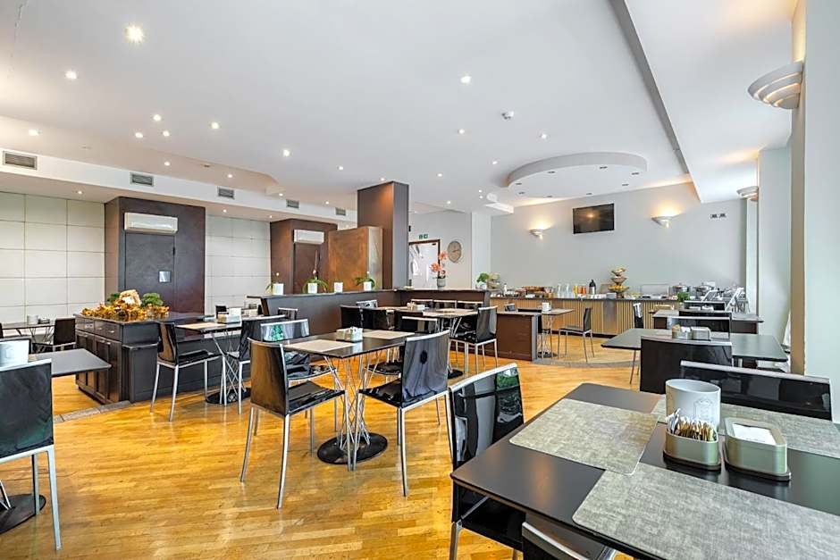 Aston Hotel