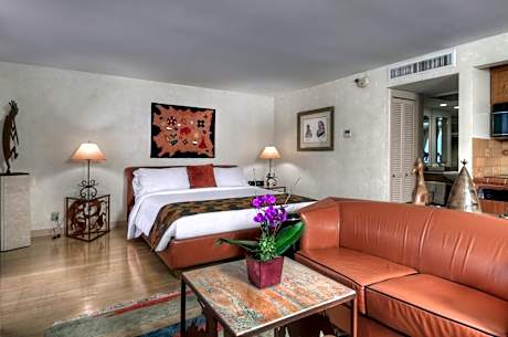 King Suite with Fireplace