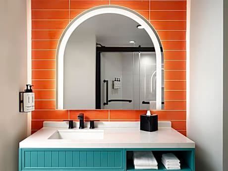 1 King Suite Sofa Bed Balcony