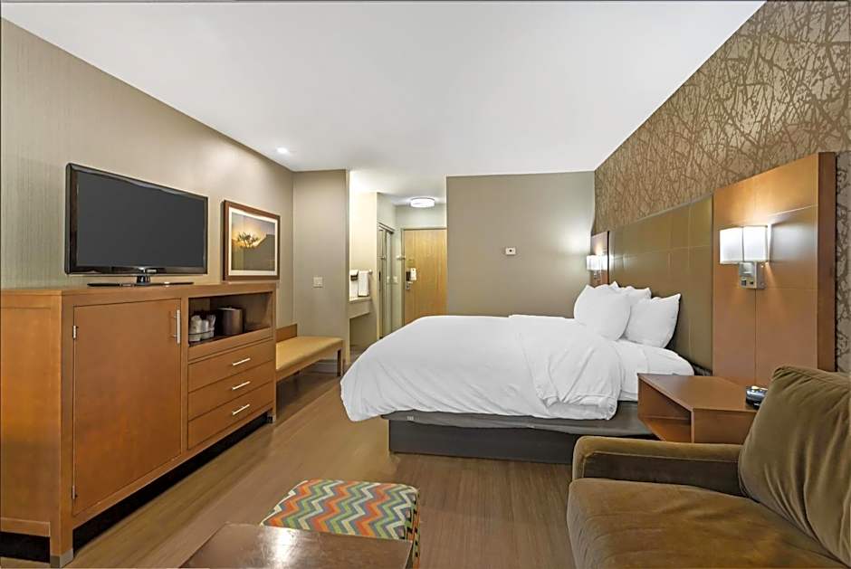 Best Western Plus Cottontree Inn